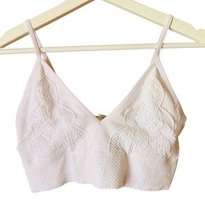 BOZOLLO women’s bra white with floral design great condition adjustable straps